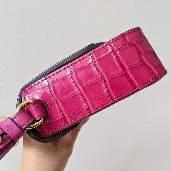 Chloe C Croc Embossed Leather Shoulder Bag - Picture 8 of 16